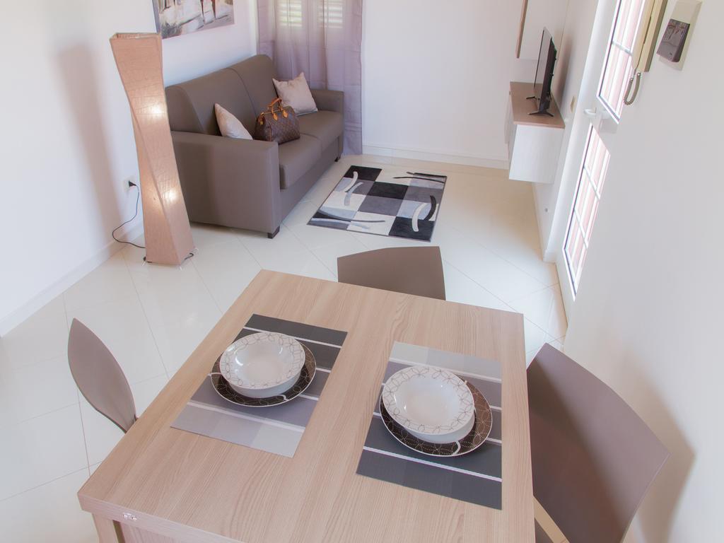 Gelso Bianco Apartments Campofelice Di Roccella Exterior foto